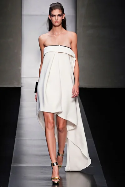 Look 32